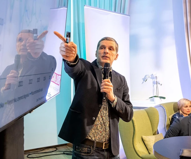 Lēnā ekonomikas atgūšanās globālās nenoteiktības ēnā — Dainis Gašpuitis Bilances konferencē 2025 (video)