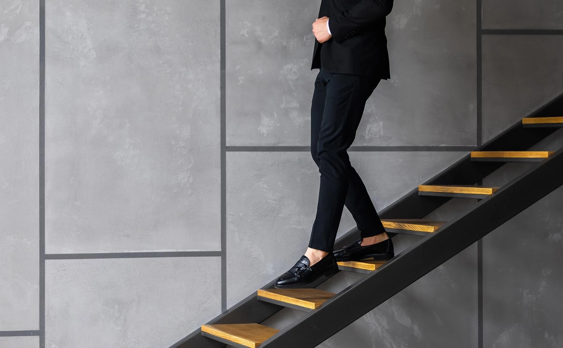 Vai drīkst sešas dienas neierasties darbā?