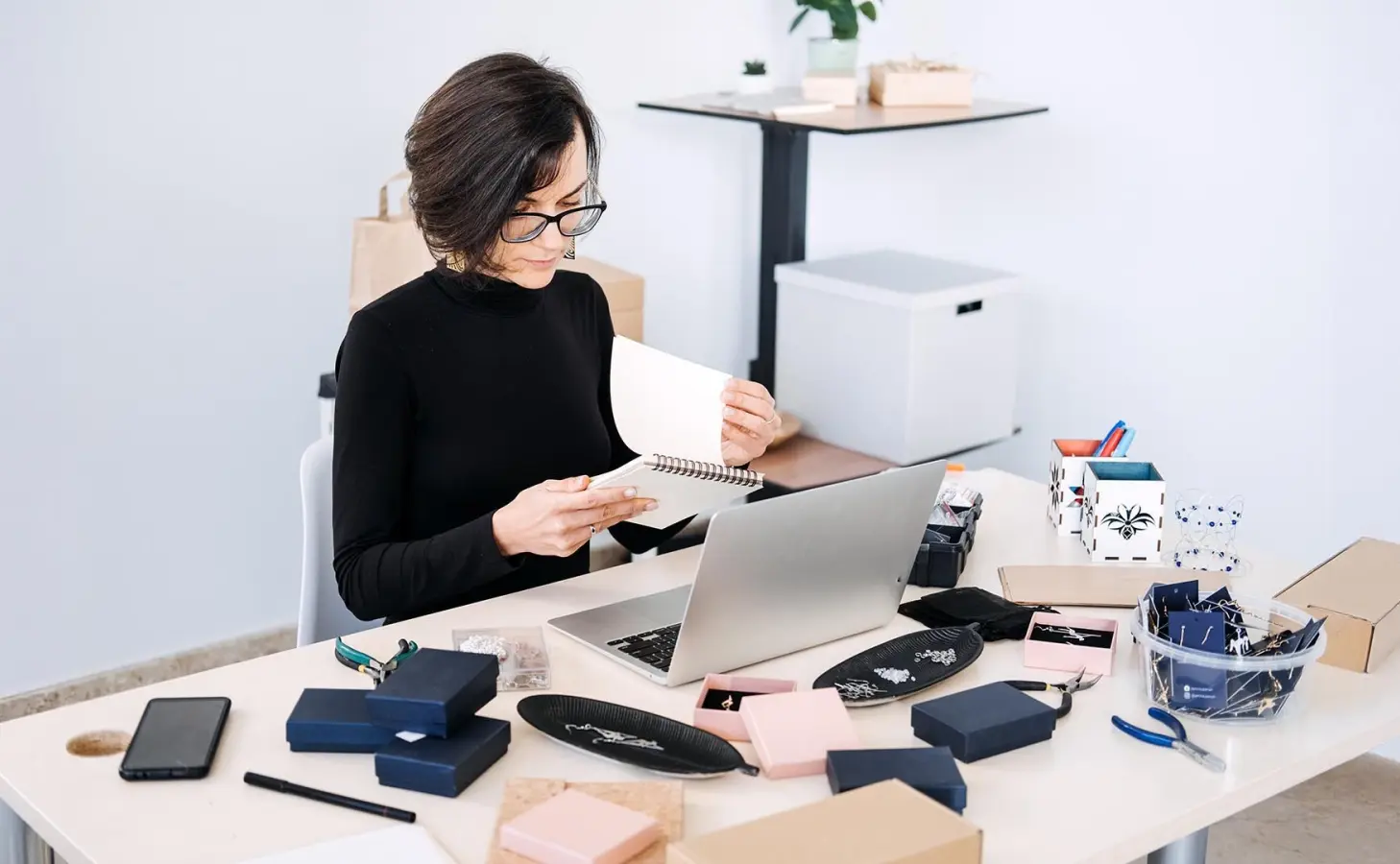 Kā piemērot PVN, tirgojoties "Etsy", "Amazon" un citās platformās?