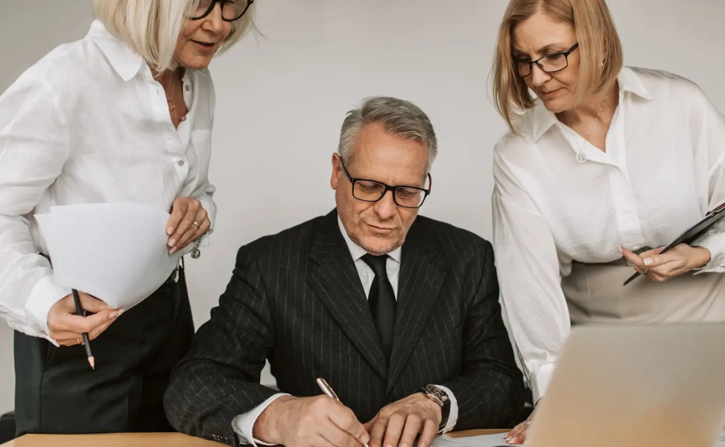 Satversmes tiesa lemj par nodokļu bezstrīdus piedziņas kārtību uzņēmuma pārejas gadījumā