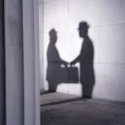 Saeima konceptuāli atbalsta kriminālatbildību fiziskajām personām par karteļiem publiskajos iepirkumos