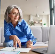 Lai sekotu Lietuvas piemēram pensijas otrā līmeņa izmaksai, Latvijā būtu jāpaaugstina darbaspēka nodokļi