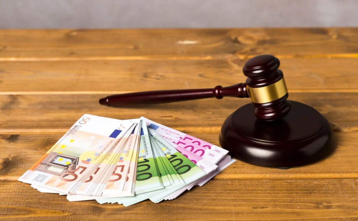 Plāno palielināt tiesāšanās izdevumus sarežģītās un apjomīgās finanšu un nodokļu lietās