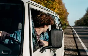 Pieaug auto sadursmju skaits ar savvaļas dzīvniekiem: kā rīkoties?