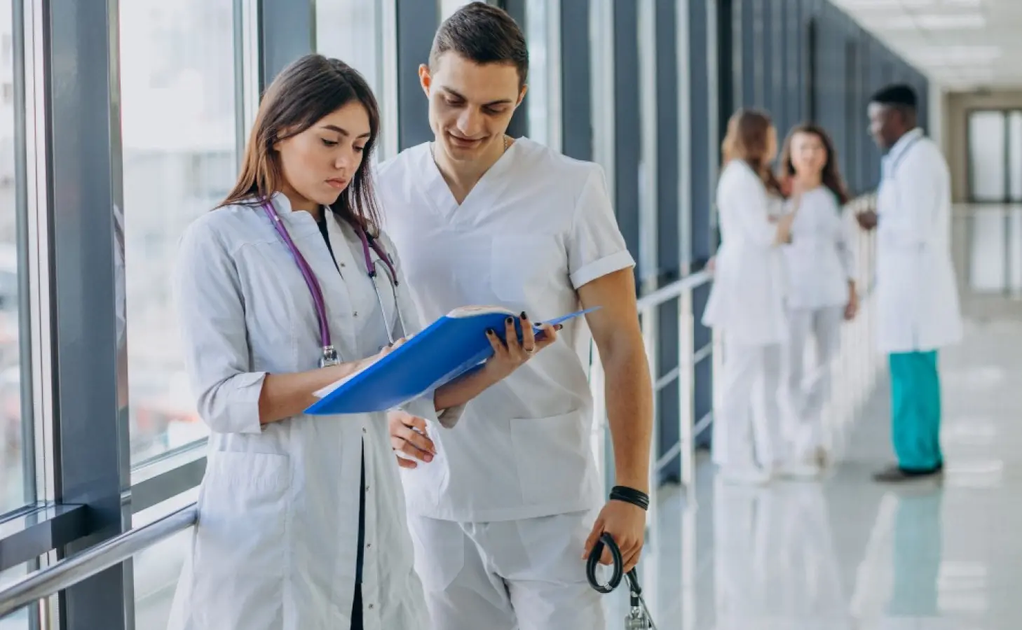 Aicina precizēt Darba likuma normas par svētku dienu apmaksu summētā darba laika darbiniekiem