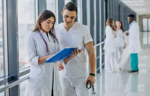 Aicina precizēt Darba likuma normas par svētku dienu apmaksu summētā darba laika darbiniekiem