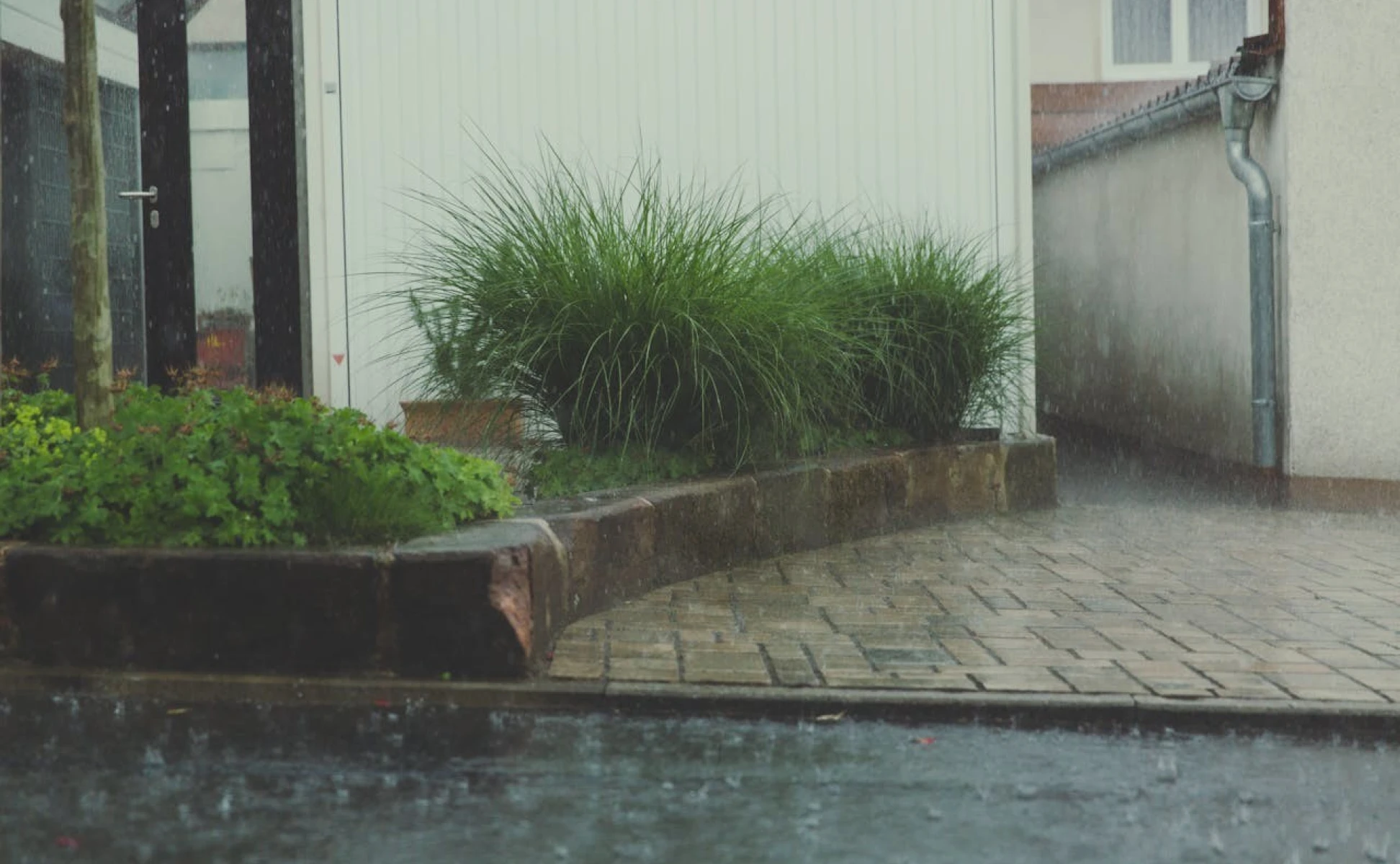 Vai pašvaldības uzņēmuma sniegtajiem lietus ūdens apsaimniekošanas pakalpojumiem ir jāpiemēro PVN?