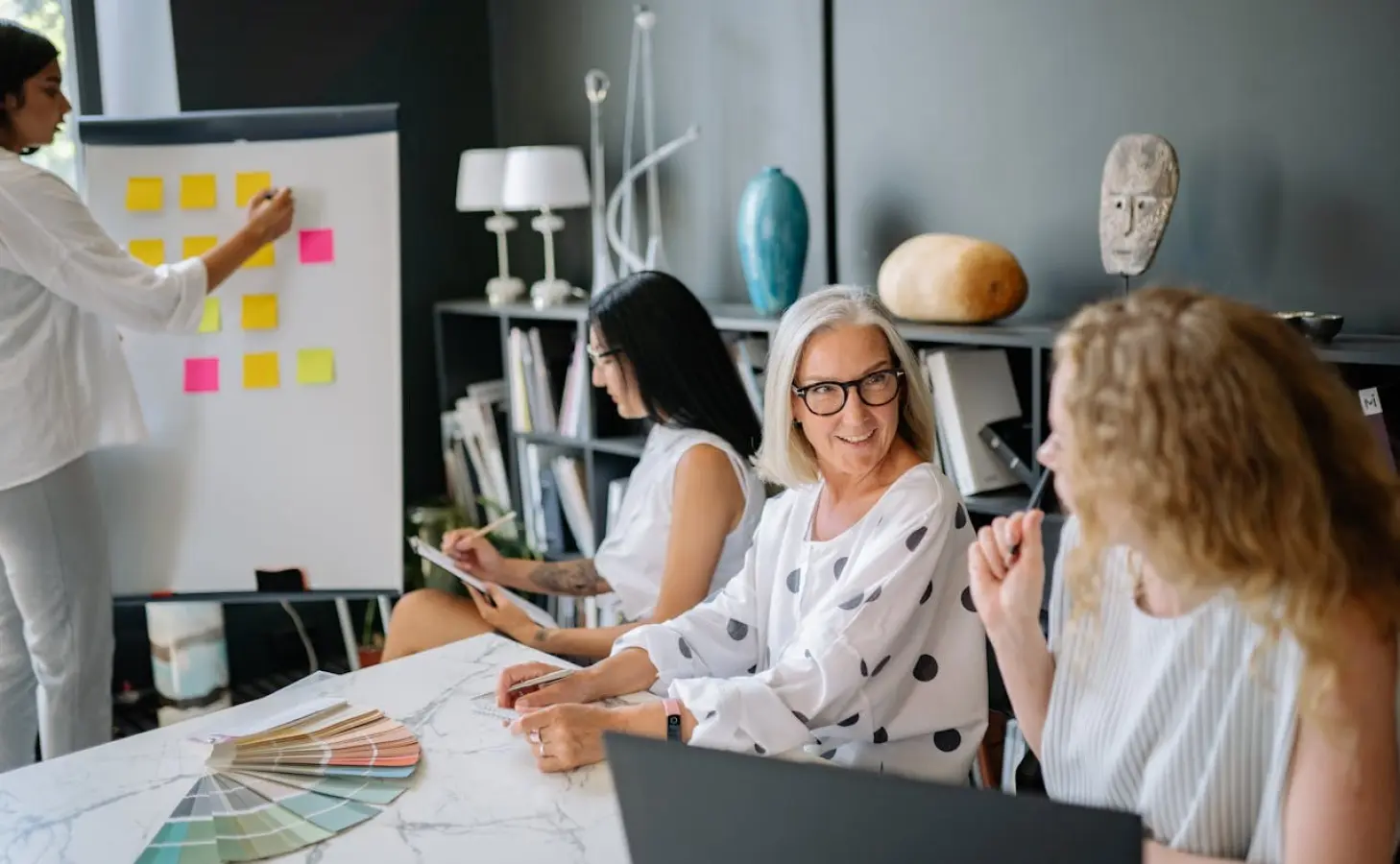 Kā Latvijā darbinieki izmanto savas prasmes un kā tās var ietekmēt atalgojumu?