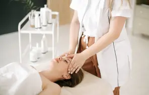 Skaistumkopšanas uzņēmumiem būs jānorāda nodarbināto kvalifikācija