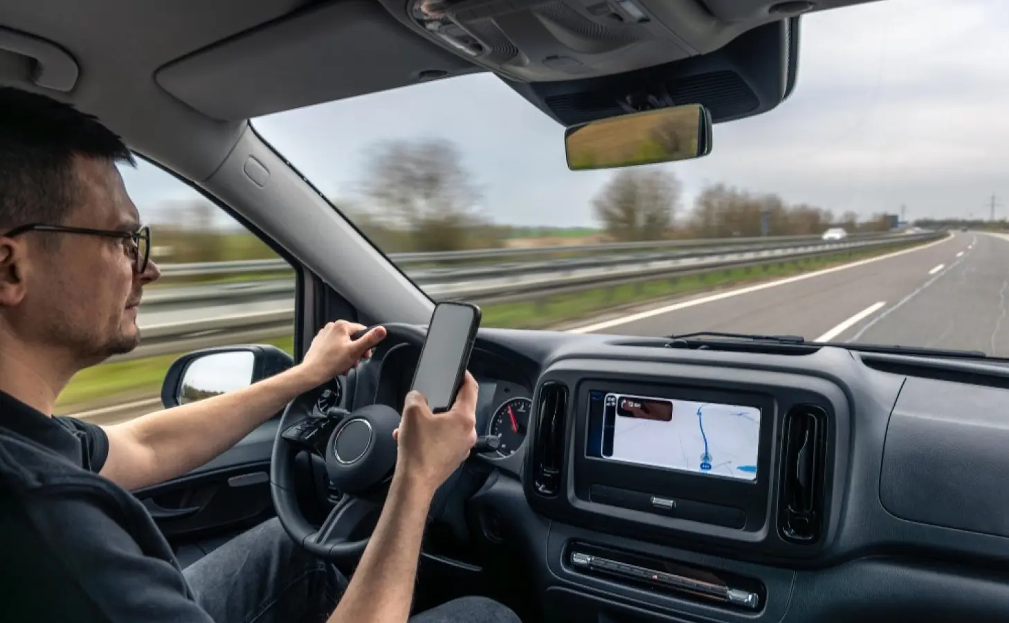 Kravas auto virs 2,5 t jābūt aprīkotiem ar viedajiem tahogrāfiem, ja tie veic starptautiskus komercpārvadājumus