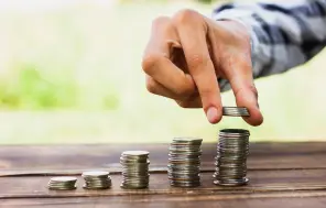 Minimālo mēneša darba algu nākamgad paredz noteikt kā iepriekš plānots - 820 eiro