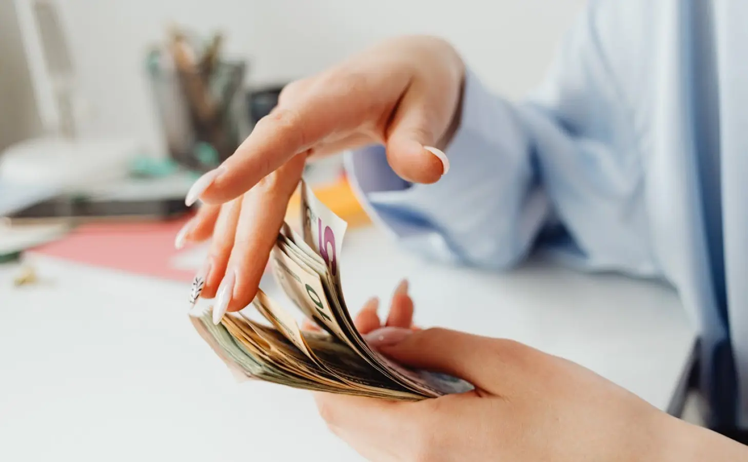 Kopējais darbinieku atalgojums valstī 2025. gadā pieaudzis par 6,4%