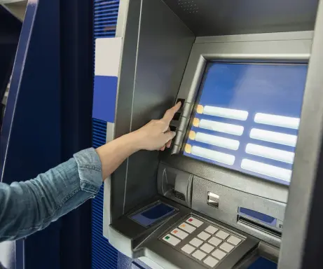 Reģionos bankas nodrošina jaunas klātienes un alternatīvās pakalpojumu sniegšanas vietas