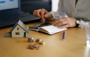 Vai vienmēr ir izdevīgi ātrāk apmaksāt hipotekāro kredītu?