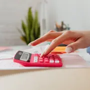 Vidējā neto darba samaksa 2025. gadā pieaugusi par 10,2%