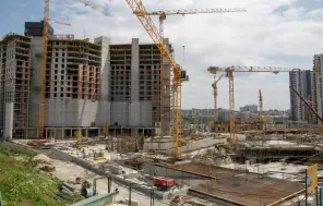 Kā aprēķināt un atspoguļot līgumu izpildes pakāpi būvniecības grāmatvedībā?