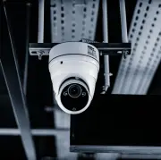 Vai uzņēmums drīkst skatīties videonovērošanas kameru attēlus reāllaikā?