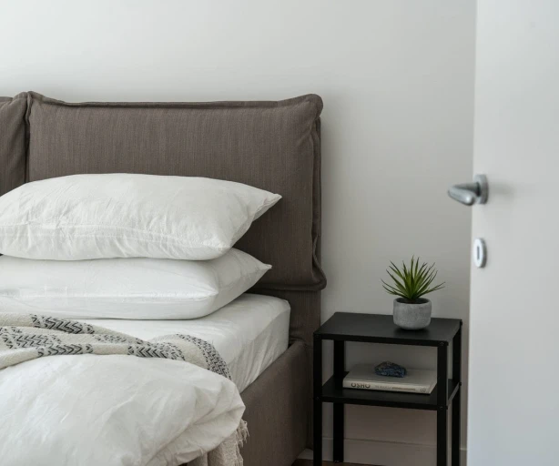 Saeimas apakškomisija dod FM un VID divas nedēļas PVN risinājumam īstermiņa izīrētājiem