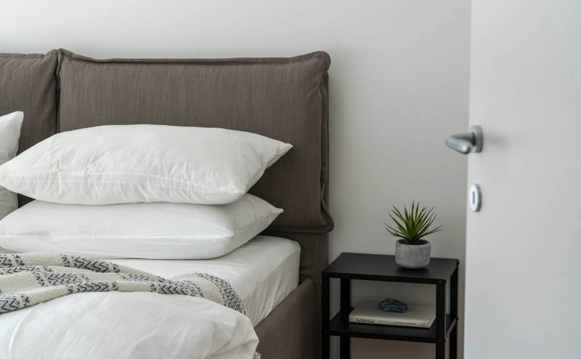 Saeimas apakškomisija dod FM un VID divas nedēļas PVN risinājumam īstermiņa izīrētājiem