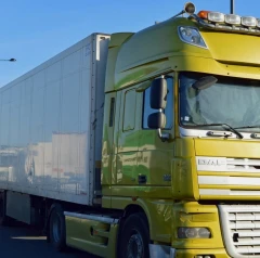 Saeima atbalsta vinješu likmju izmaiņas komerctransportam līdz 3,5 tonnām no nākamā gada