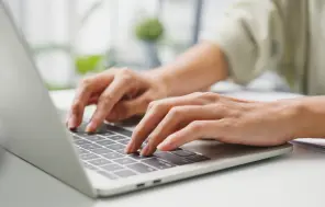 Vai darba devējs drīkst aplūkot darbinieku darba e-pastus?