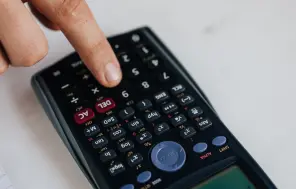 Par debitoru parādiem un nodokļu parādiem, kas veidojas saistībā ar notikumiem Ukrainā