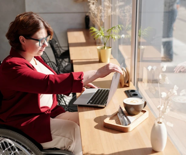 Valdība ievieš “darba izmēģinājumu” cilvēkiem ar invaliditāti, arodbiedrības to uzskata par diskrimināciju