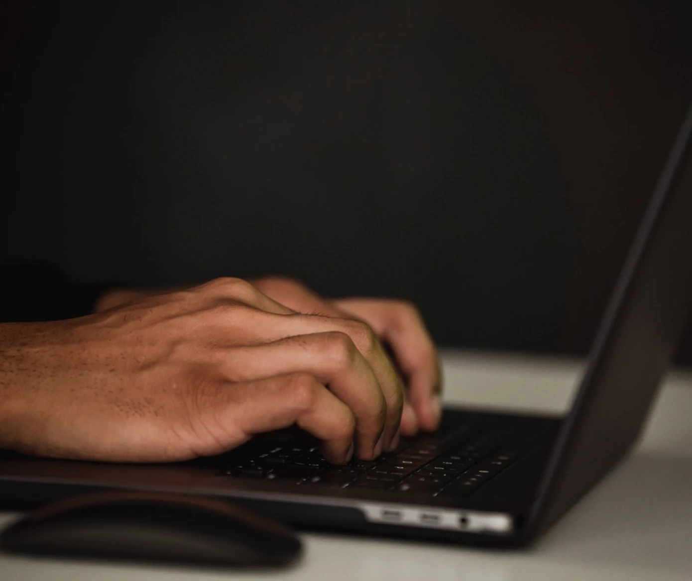 Strādā ārzemēs, bet esi Latvijas rezidents? Kas jāzina par nodokļiem un deklarācijām