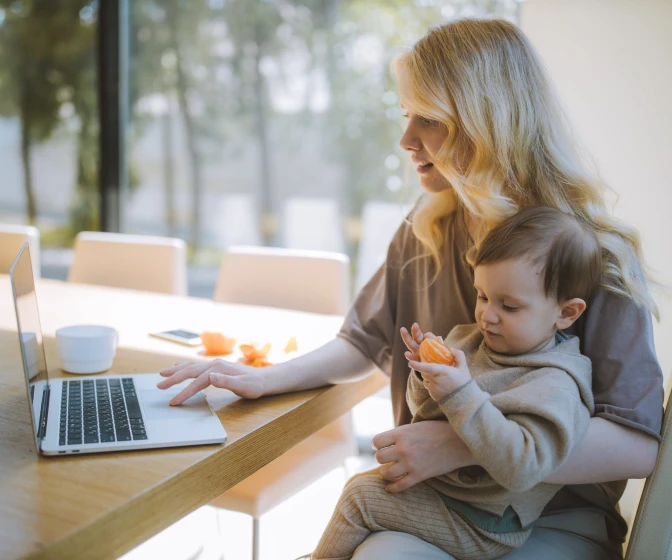 Kā minimimālās algas un neapliekamā minimuma izmaiņas ietekmē darbiniekus un darba devējus?