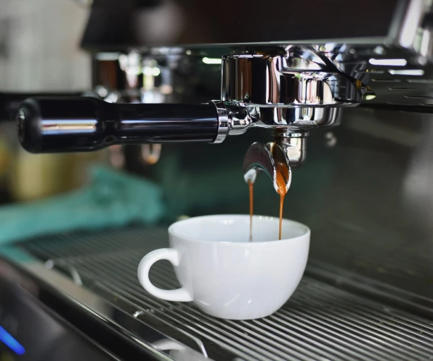 Kafija un uzkodas birojā: kā tās uzskaitīt, lai nebūtu jāmaksā papildu nodokļi?