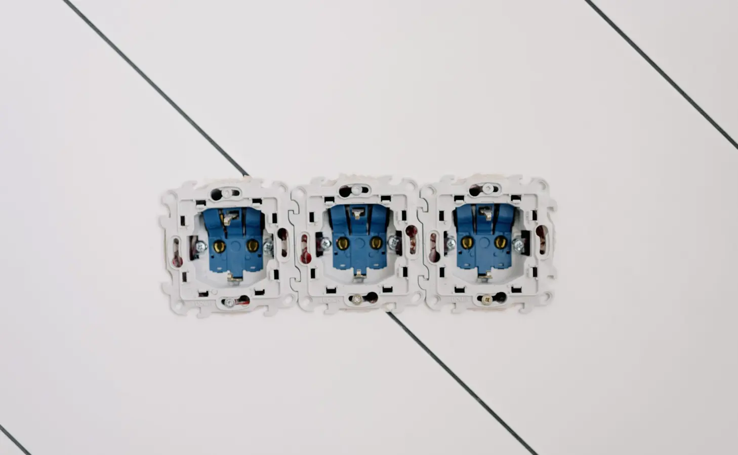 Līgums ar komunālo pakalpojumu sniedzēju jāslēdz dzīvokļu īpašnieku kopībai, nevis pārvaldniekam