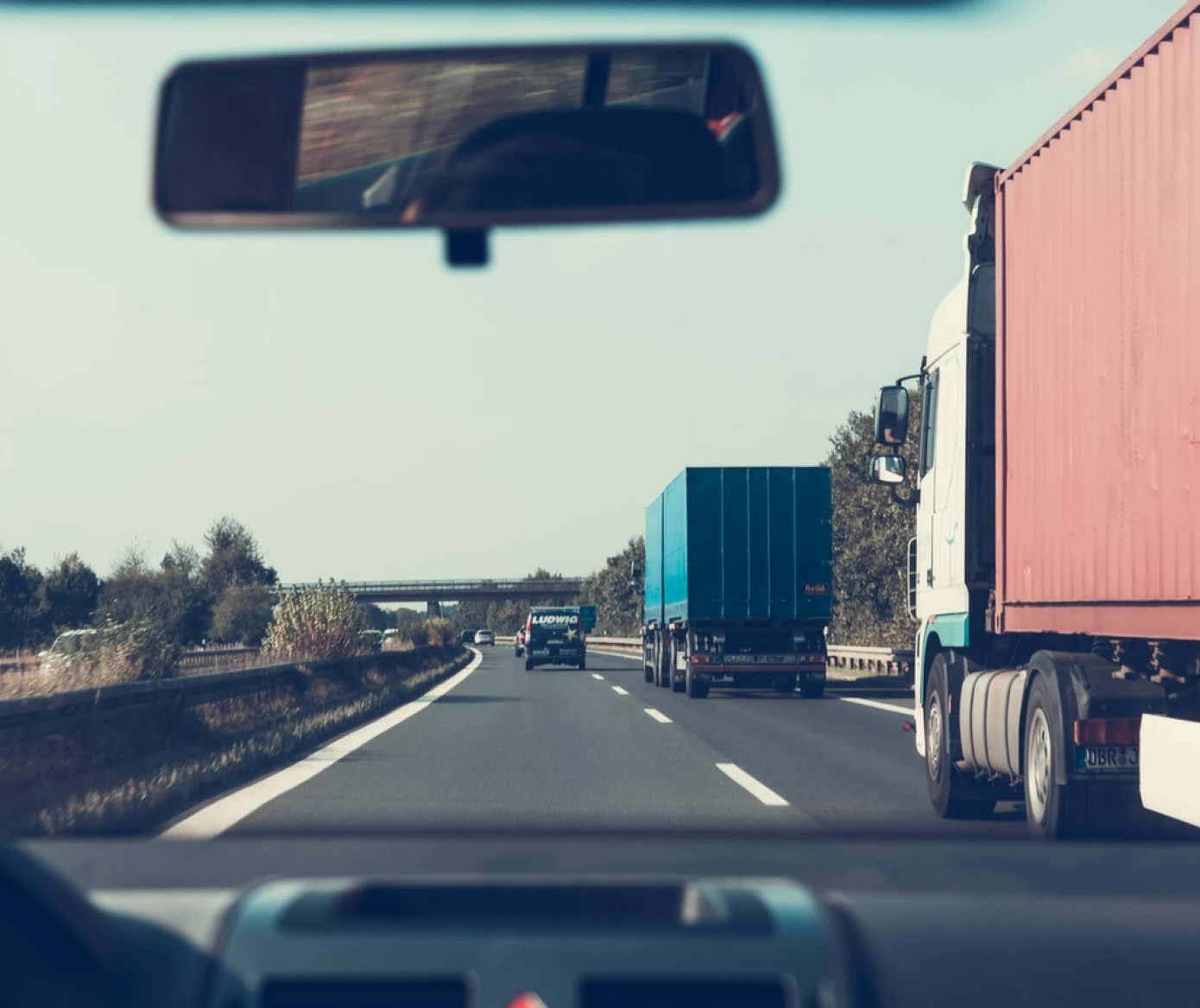 Mežizstrādātāji aicina atcelt vinjetes likmes kāpumu kravas auto