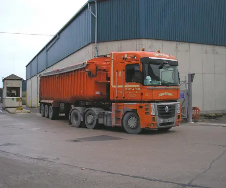 Simtiem pārkāpumu un apturētas kravas sankciju kontroles rezultātā