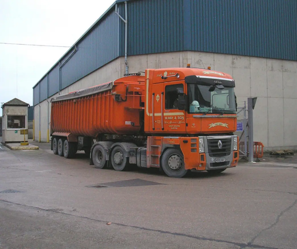 Simtiem pārkāpumu un apturētas kravas sankciju kontroles rezultātā