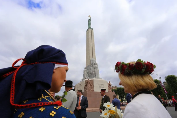 Aicina pieteikties naudas līdzekļu atmaksai par 2018. gada Dziesmu un Deju svētku biļešu iegādi internetā