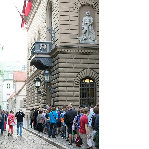 Muzeju naktī durvis apmeklētājiem vēra arī Saeimas nams