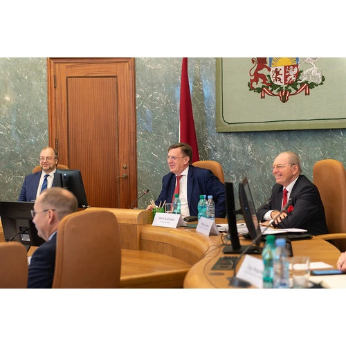 Valdība ar sadarbības partneriem analizē paveikto un iezīmē turpmāk veicamos darbus