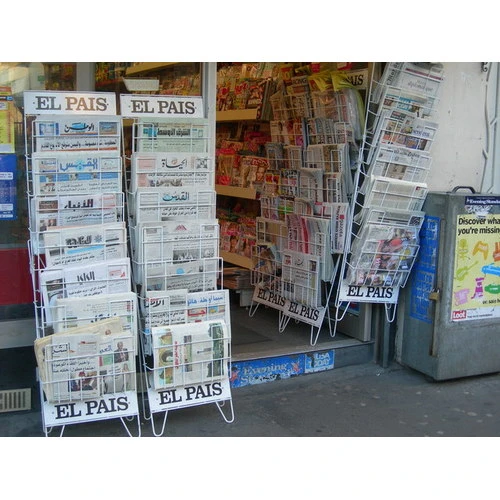 Izdevēji protestē pret valdības ieceri iekasēt VSAOI no autoratlīdzībām, žurnālistu un autoru vidē izskan viedoklis par sociālo garantiju nepieciešamību autoratlīdzību saņēmējiem