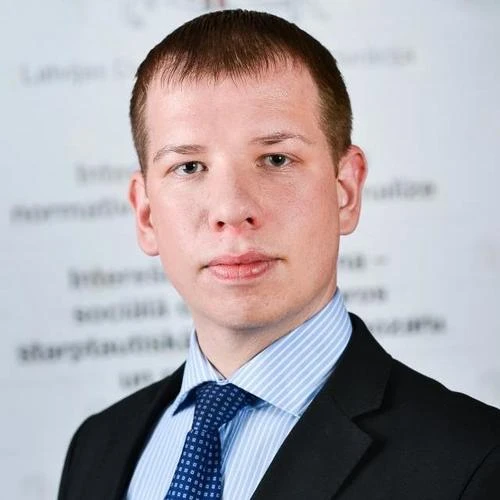 Ikvienam darba ņēmējam būtu jāizlasa Darba likums