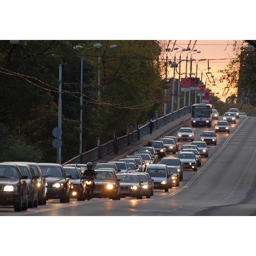 Budžeta komisija konceptuāli atbalsta ceļa nodokļa papildu likmes atcelšanu daudzbērnu ģimenēm