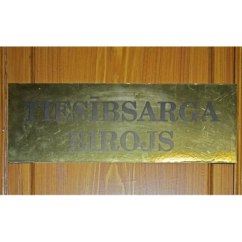 Tiesībsarga birojs un Labklājības ministrija polemizē par situāciju valsts sociālās aprūpes centros