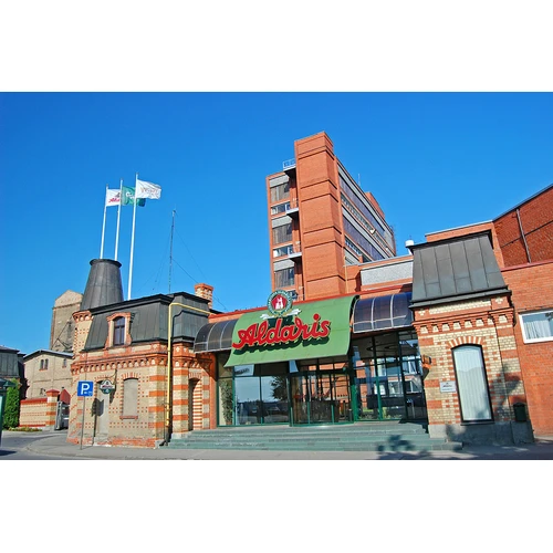 Alkoholu lielajās plastmasas pudelēs varēs tirgot līdz 2020. gada septembrim