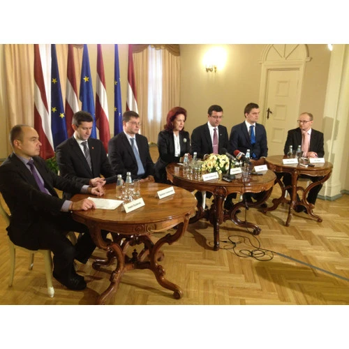 Skaidro iedzīvotājiem eiro ieviešanas kārtību un principus (video)