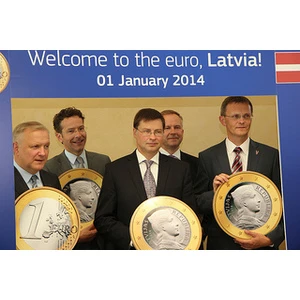 Grozījumi normatīvajos aktos saistībā ar eiro tiks nodrošināti laikus