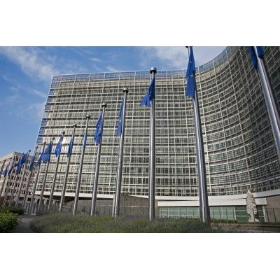 EK rekomendē Latvijai samazināt nodokļus zemajām algām, palielināt kapitālam un nekustamajam īpašumam