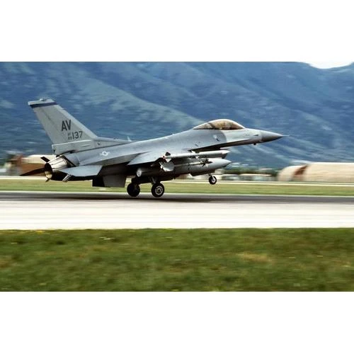 Aptauja: Iedzīvotāji par valsts budžeta galveno prioritāti uzskata aizsardzības nozari