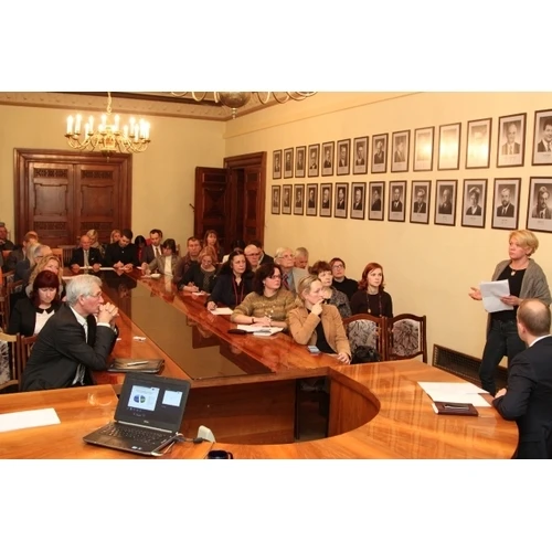 Diskutē, pie kādiem uzņēmējdarbības apjomiem izbeidzama NVO darbība