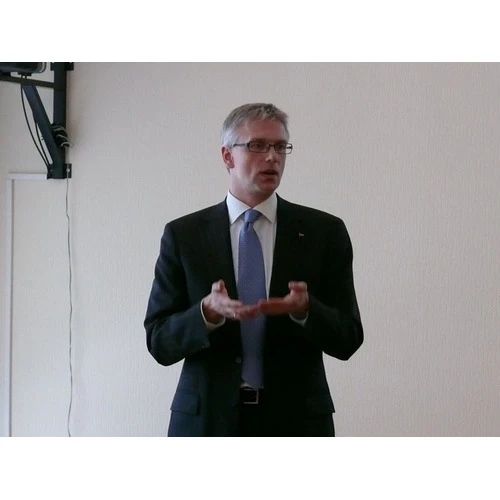 Taps direktīva, kura vērsta pret finanšu sistēmas izmantošanu nelikumīgi iegūtu līdzekļu legalizēšanai ofšoros