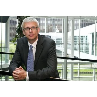 Premjers pēkšņi uzdod ministrijām sagatavot likumu grozījumus "finanšu sektora kontroles reformai"