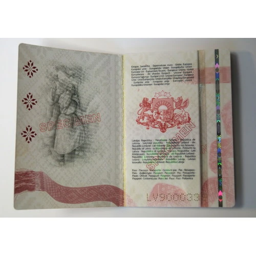 Ceļošanai nederīgas kļūs Latvijas pilsoņu un nepilsoņu pases, kas izdotas ar derīguma termiņu 50 gadi